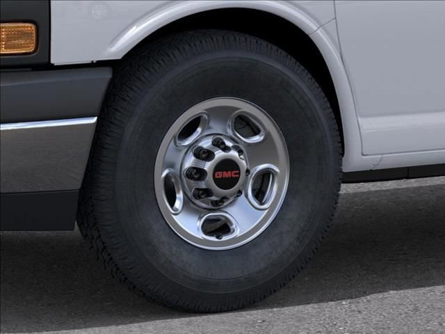 2025 Gmc Savana Cargo 2500 photo 2