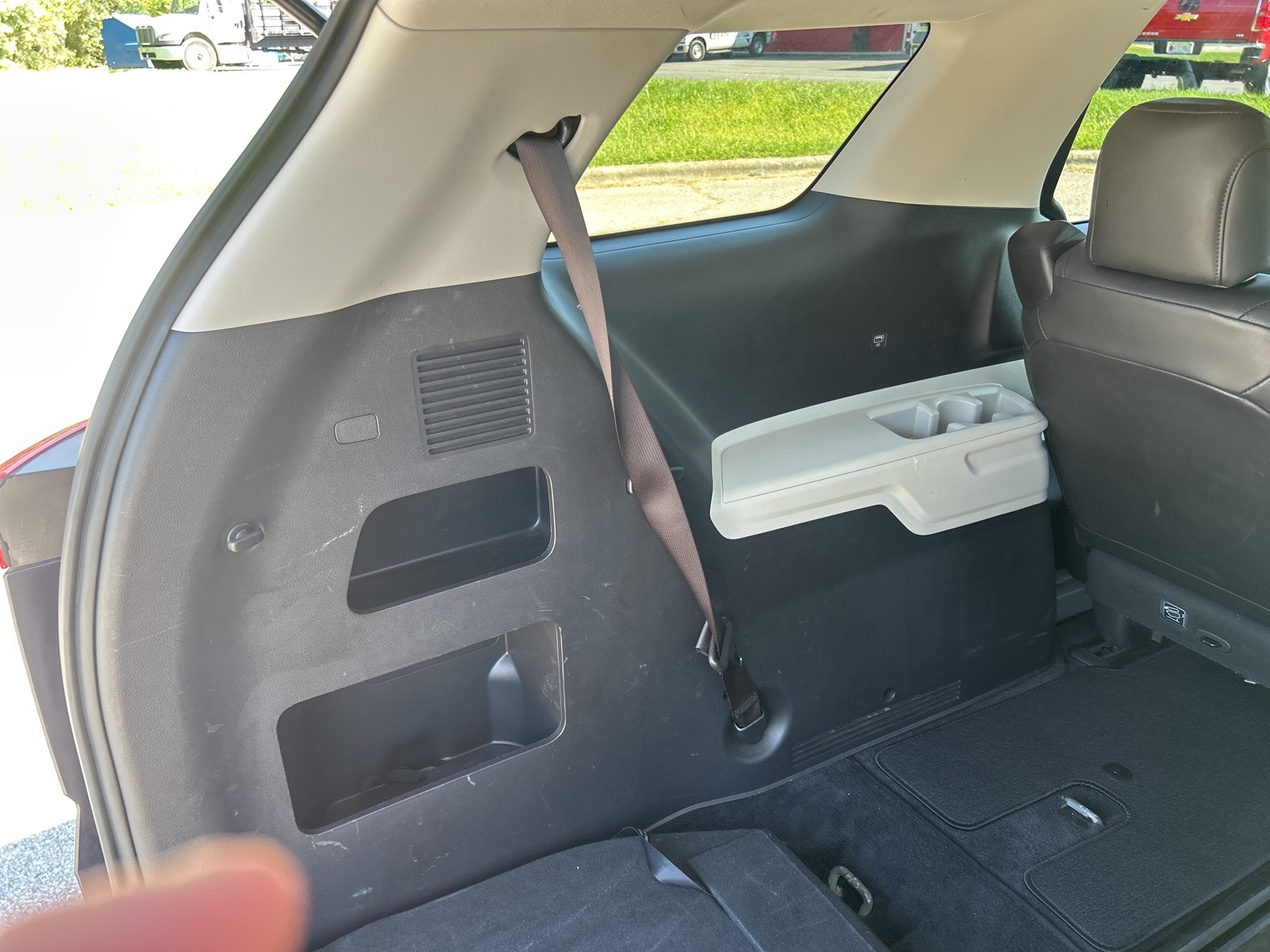 2024 Kia Carnival LX photo 33