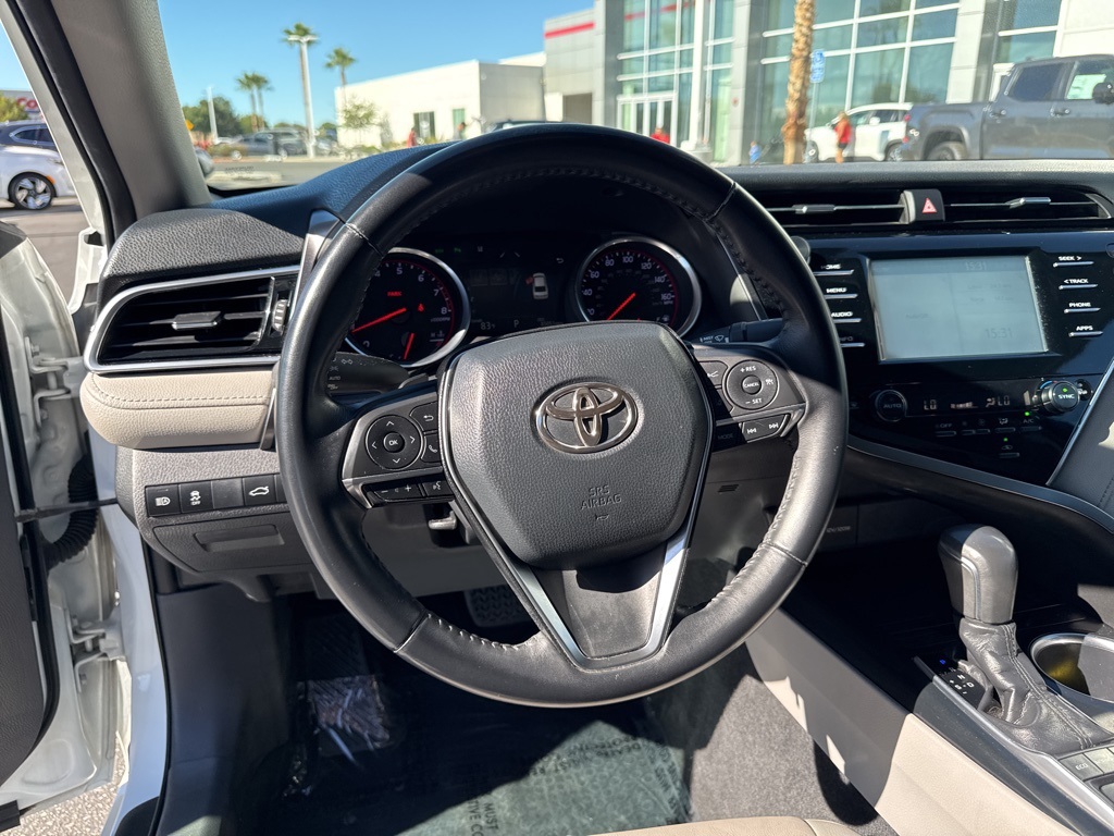 2018 Toyota Camry XSE photo 13