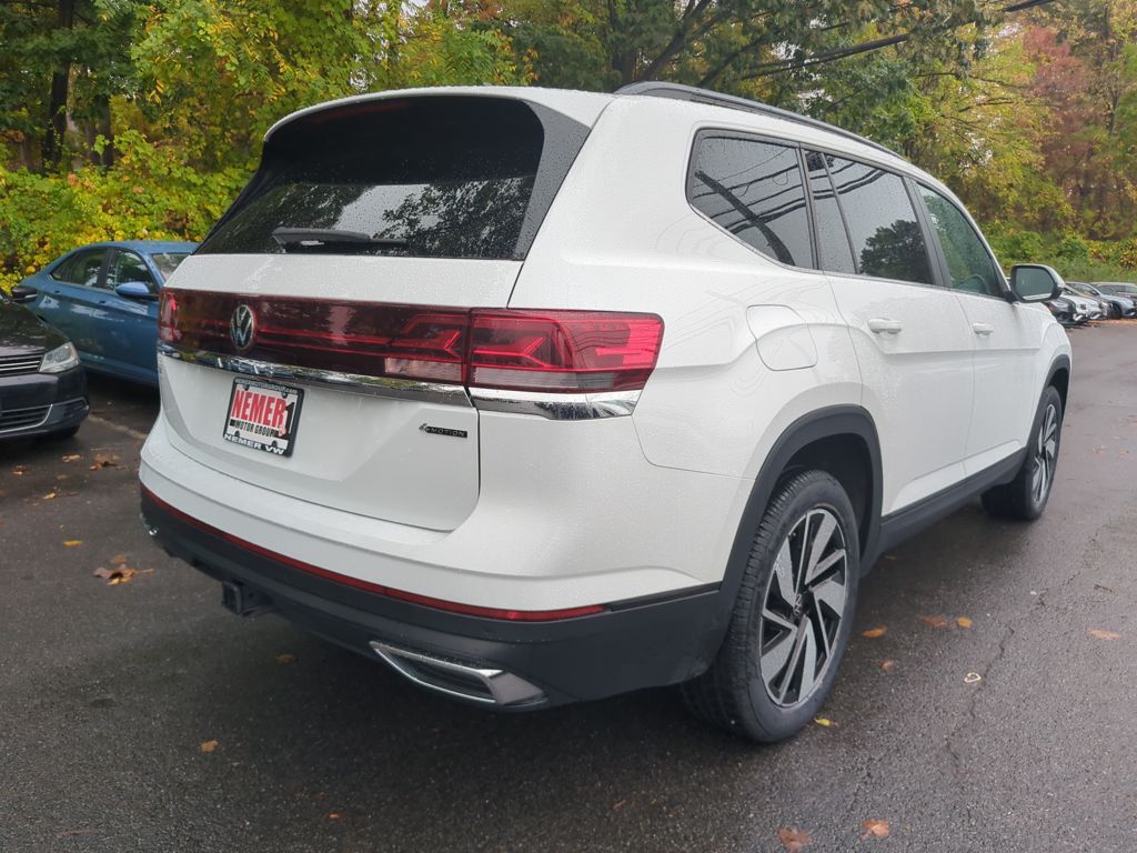 2024 Volkswagen Atlas SE Technology photo 8