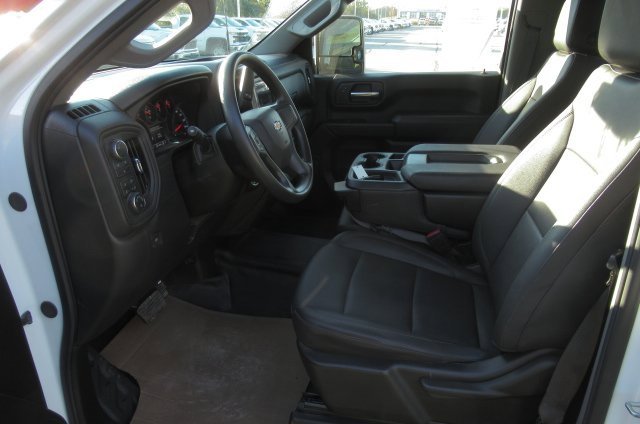 2025 Chevrolet Silverado 2500HD photo 3