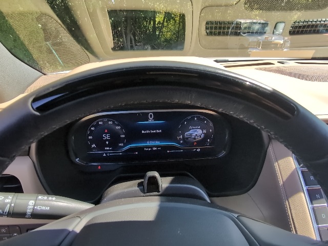 2024 Chevrolet Suburban Premier photo 20