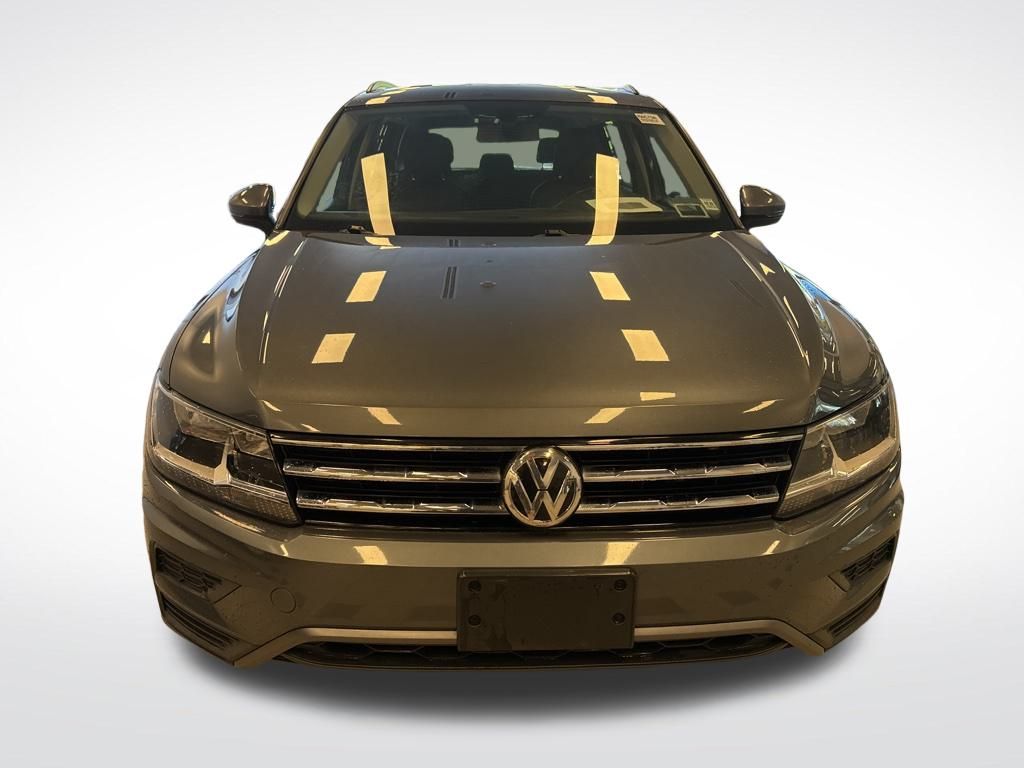 2018 Volkswagen Tiguan SE photo 2
