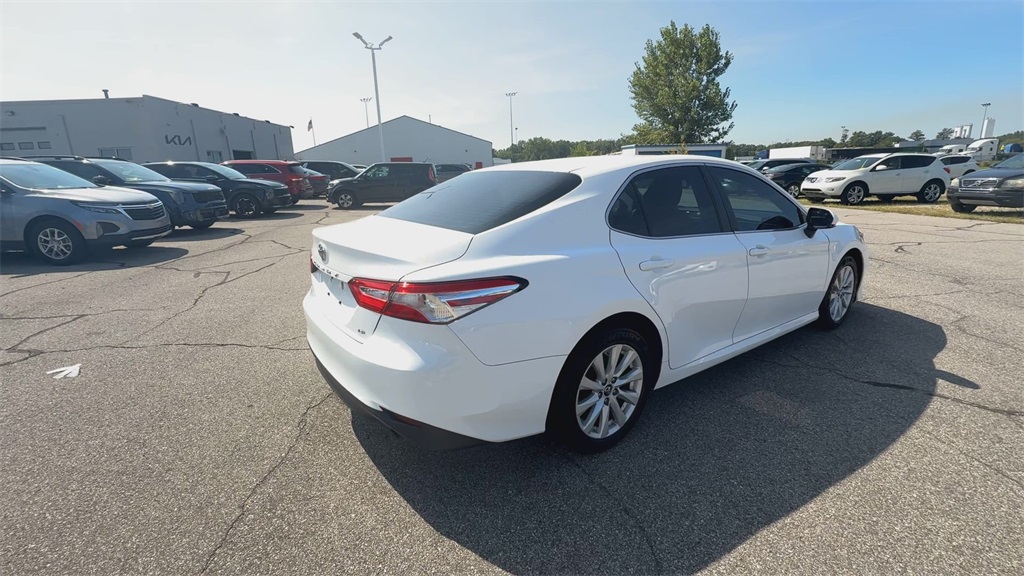 2018 Toyota Camry LE photo 8