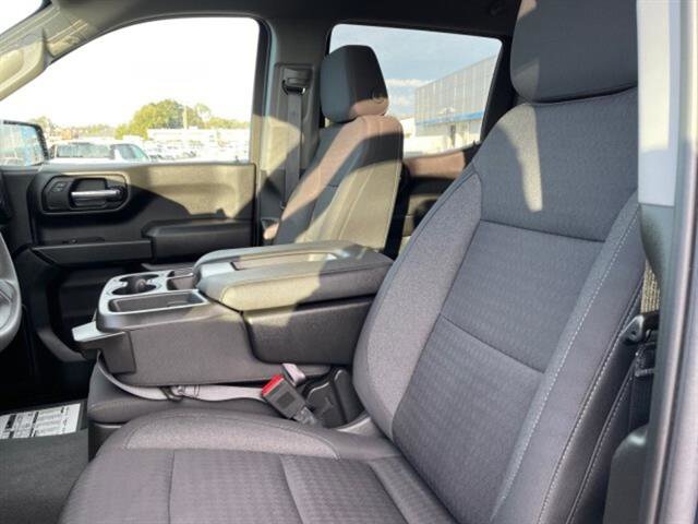 2023 Chevrolet Silverado 1500 Custom photo 12