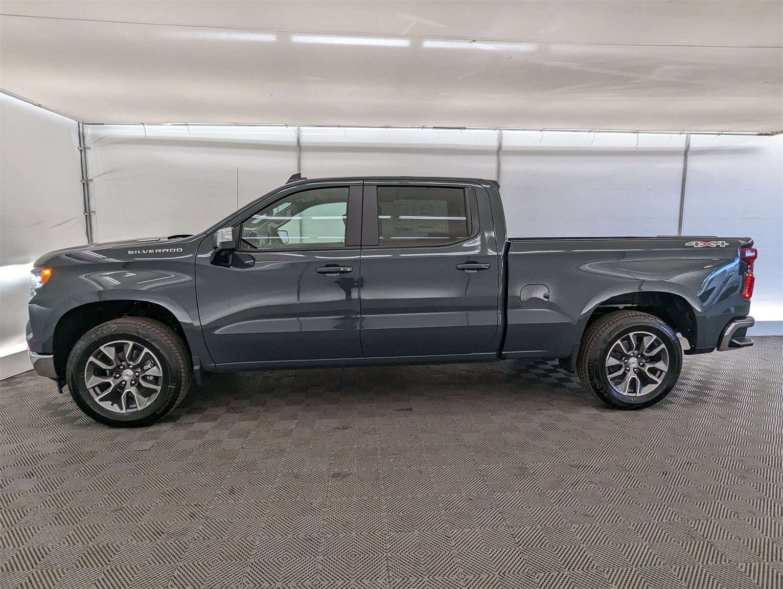 2025 Chevrolet Silverado 1500 LT photo 3