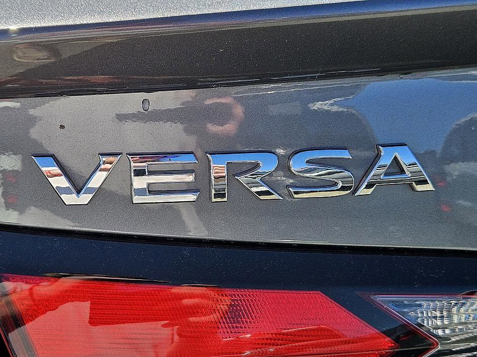 2025 Nissan Versa SR photo 13