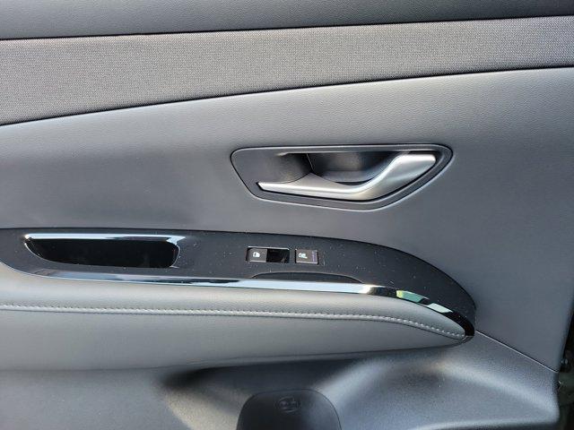 2025 Hyundai Tucson Limited photo 11
