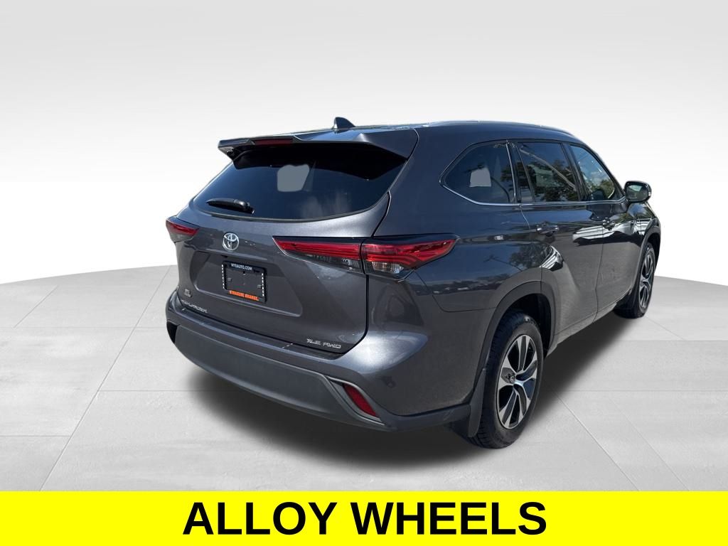 2022 Toyota Highlander XLE photo 5