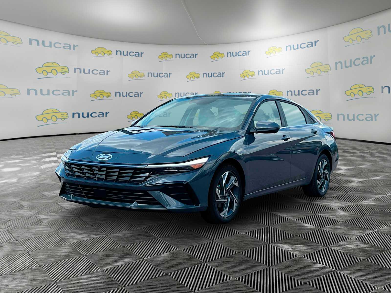 2025 Hyundai Elantra Limited photo 2