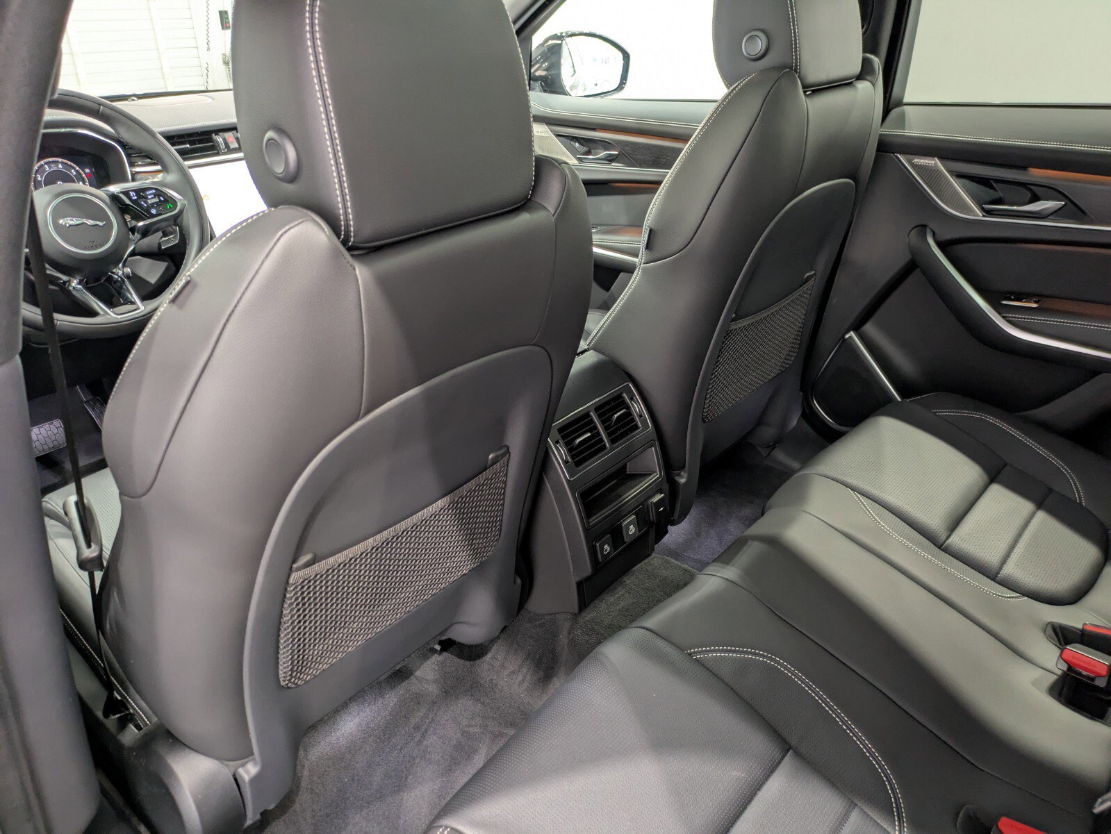 2026 Jaguar F-PACE P250 R-Dynamic S photo 11
