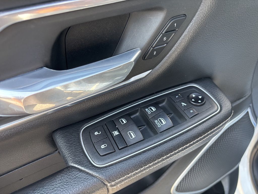 2020 Ram 1500 Laramie photo 16