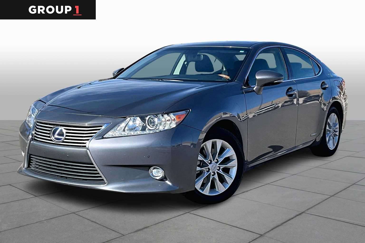 2014 Lexus ES 300h's photo
