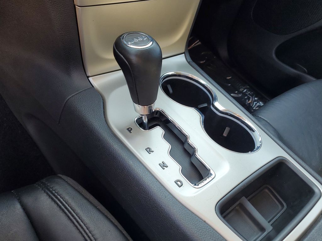 2012 Jeep Grand Cherokee Laredo photo 21