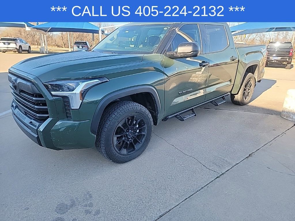 2023 Toyota Tundra SR5's photo