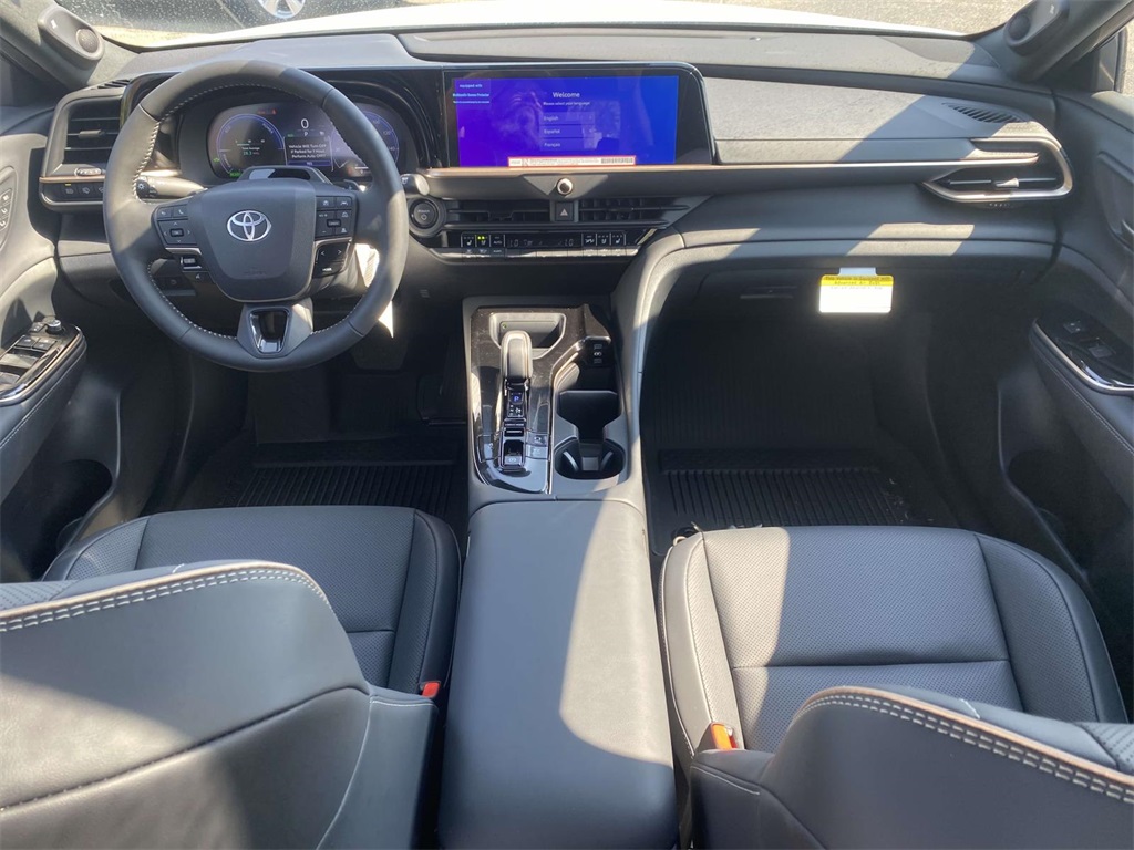 2025 Toyota Crown Signia Limited photo 10