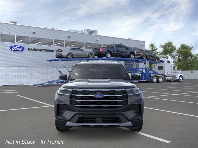 2025 Ford Explorer photo 2