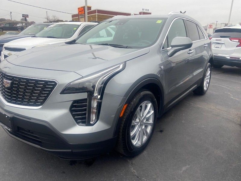 2023 Cadillac XT4 Luxury photo 3