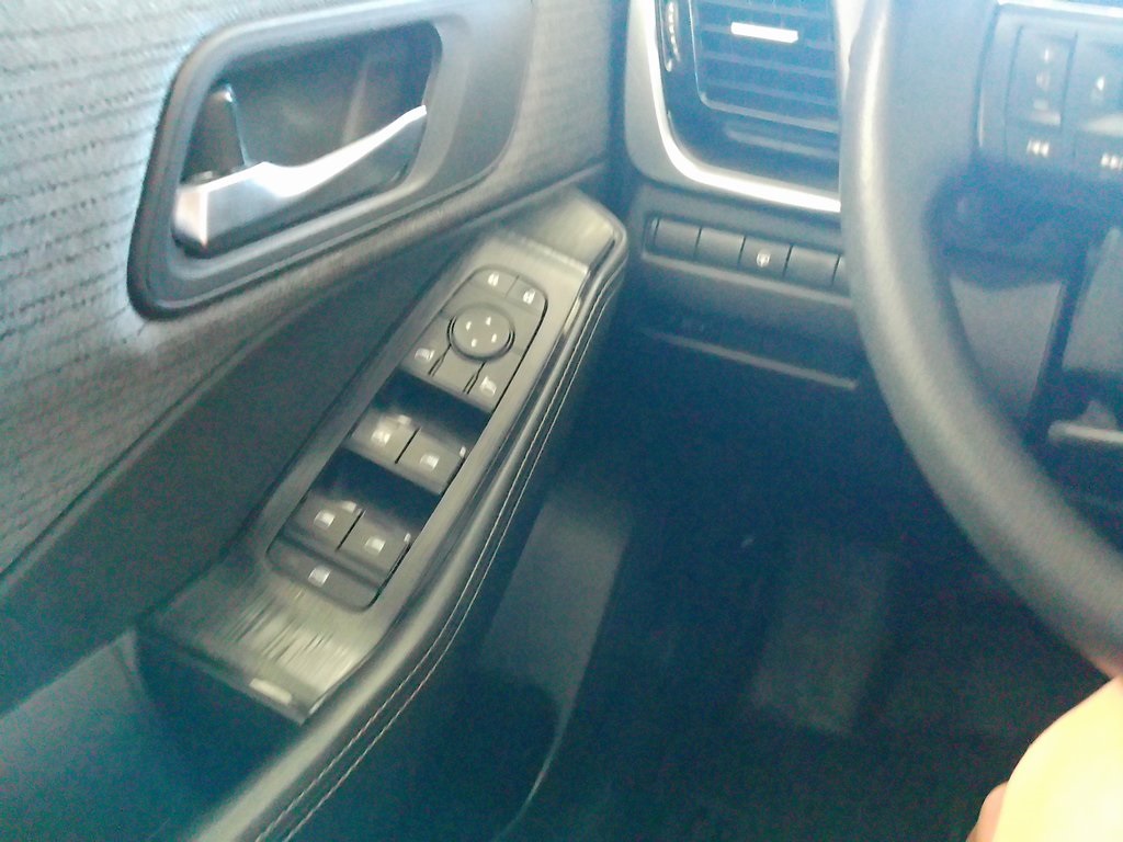 2021 Nissan Rogue SV photo 34