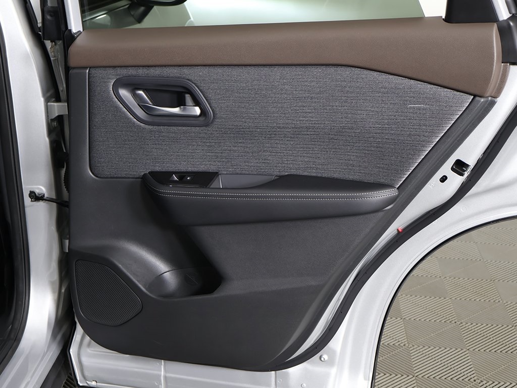 2022 Nissan Rogue SV photo 21