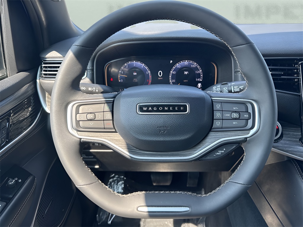 2024 Jeep Wagoneer L Series II photo 15