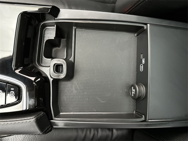 2023 Volvo S60 Recharge T8 Plus photo 11