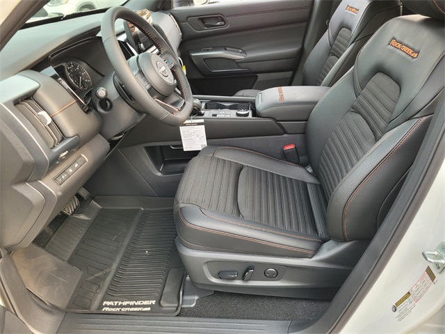 2025 Nissan Pathfinder Rock Creek photo 6