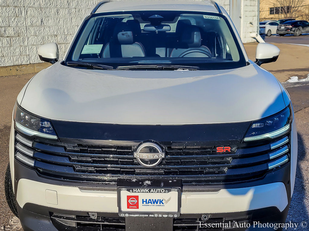 2025 Nissan Kicks SR photo 3