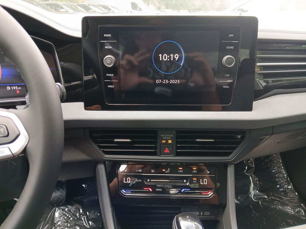 2025 Volkswagen Jetta 1.5T SE photo 17