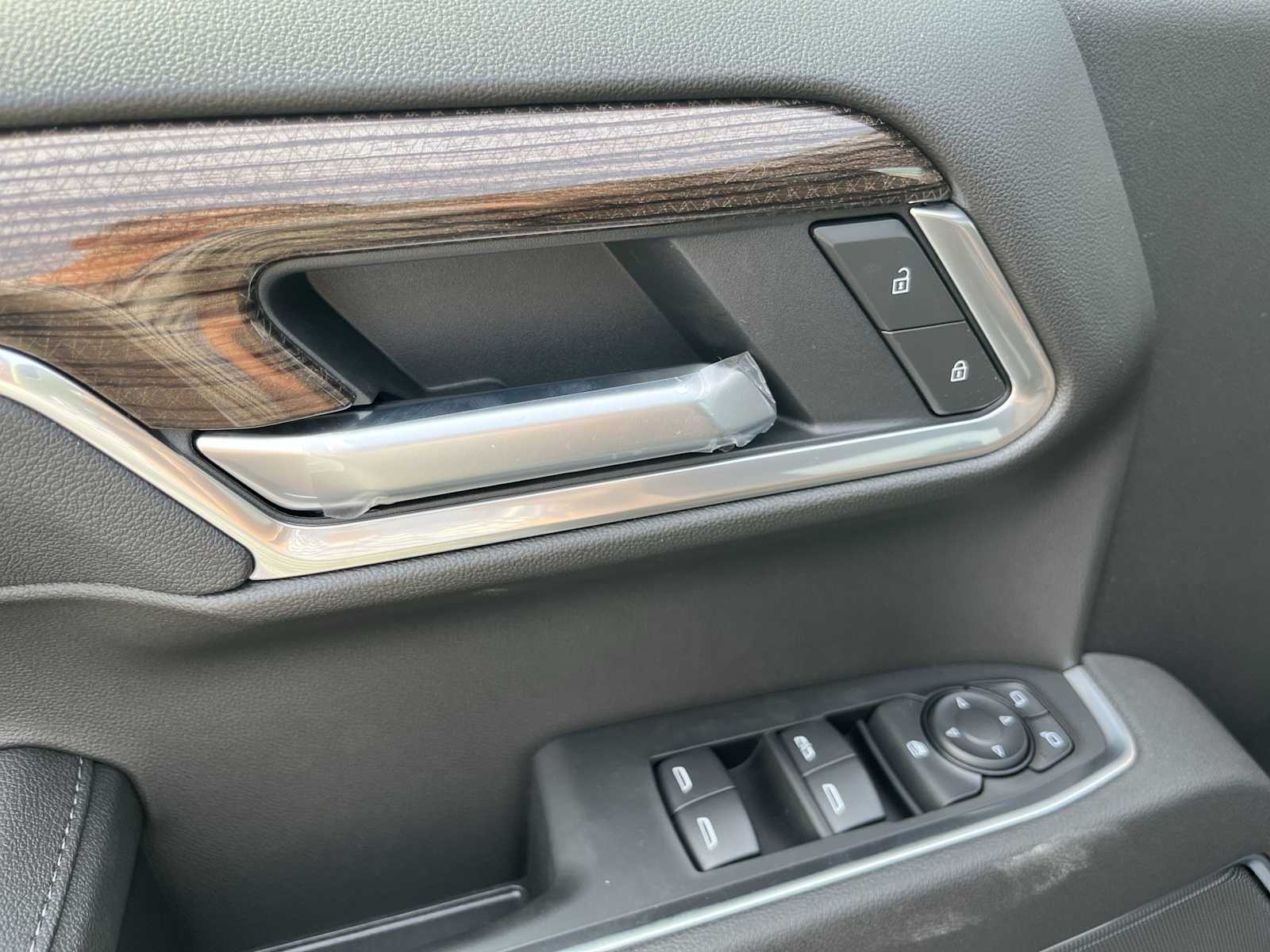 2026 Chevrolet Silverado 1500 LT photo 13