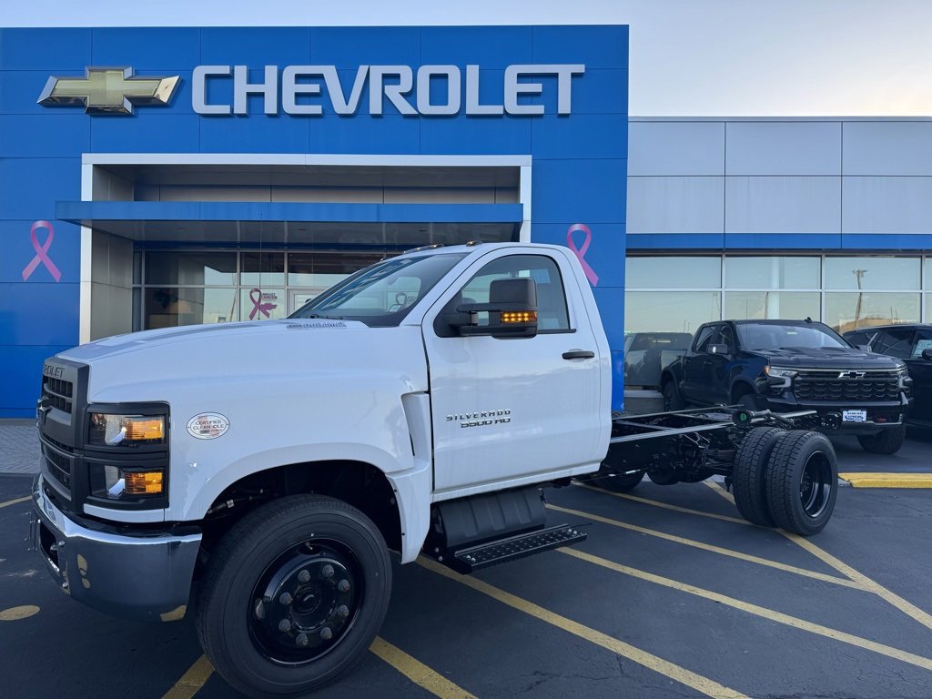 2024 Chevrolet Silverado 6500HD Work Truck photo 2