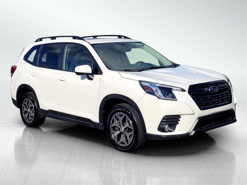 2022 Subaru Forester Premium photo 3