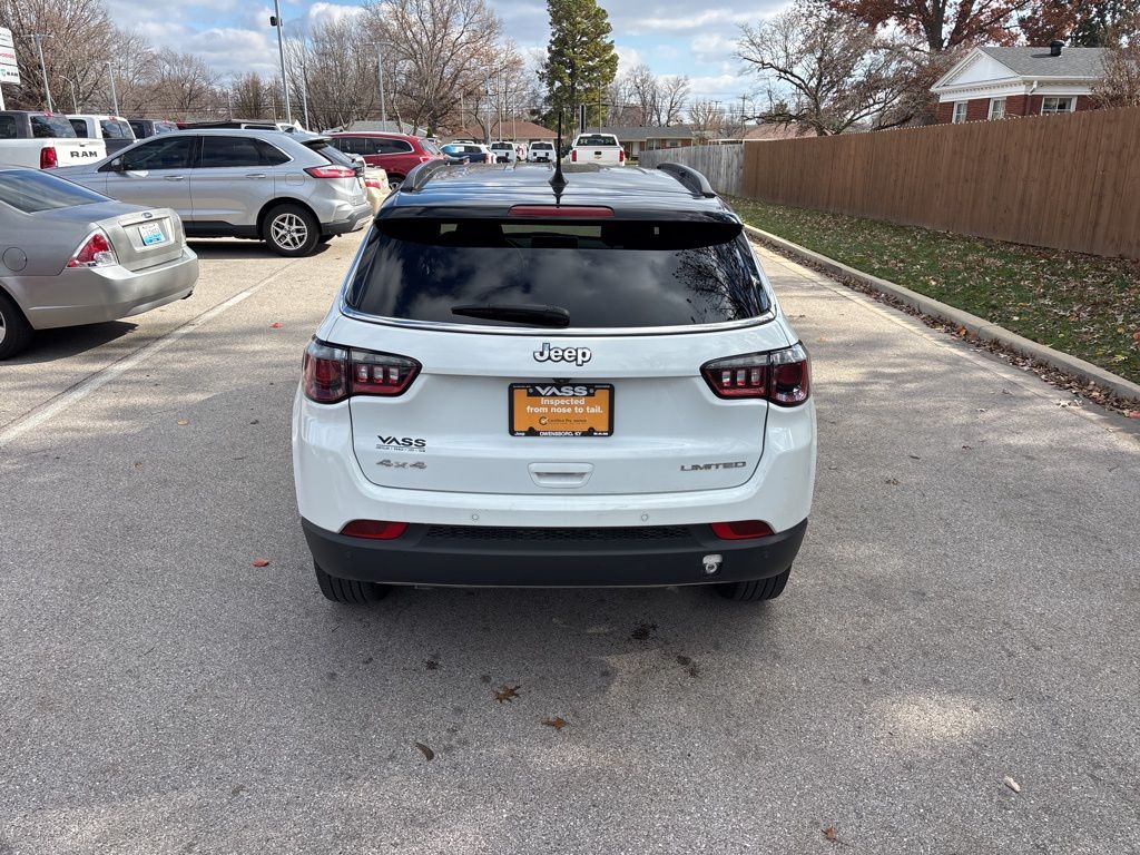 2024 Jeep Compass Limited photo 3