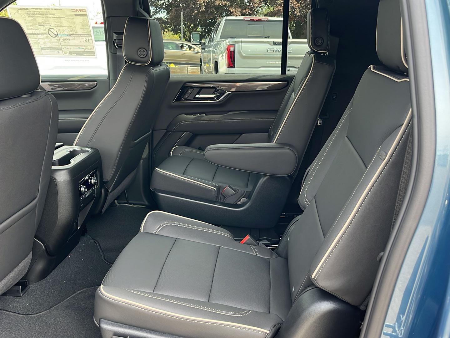 2025 Gmc Yukon XL photo 11