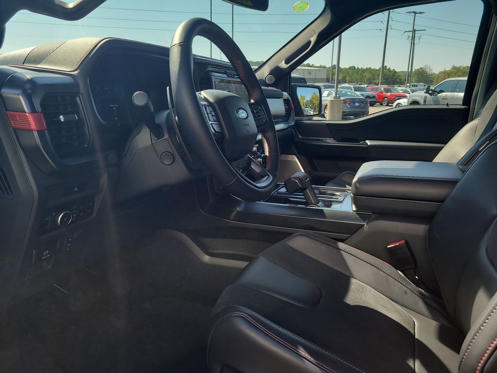 2025 Ford F-150 Raptor photo 10