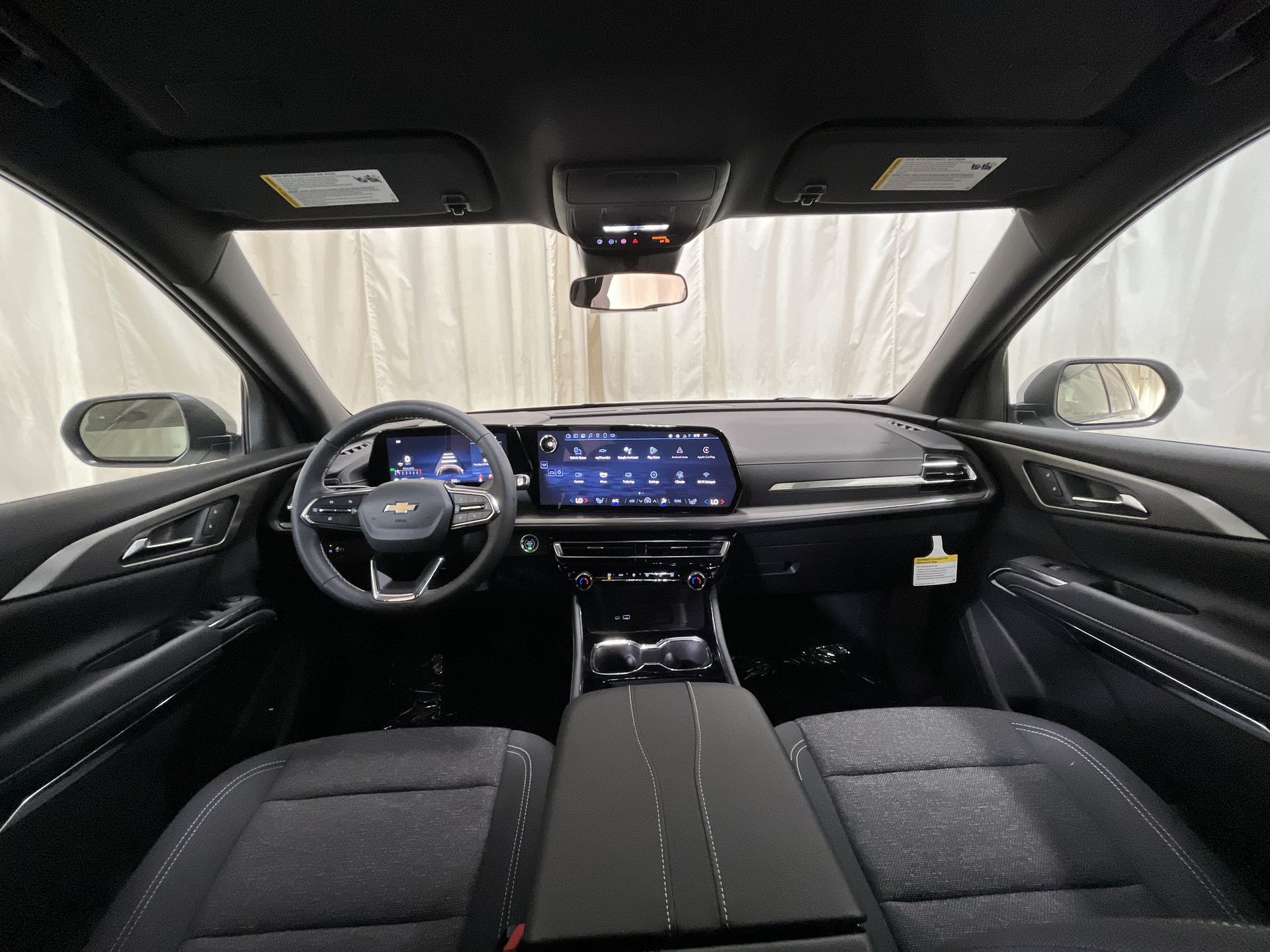 2025 Chevrolet Traverse photo 12