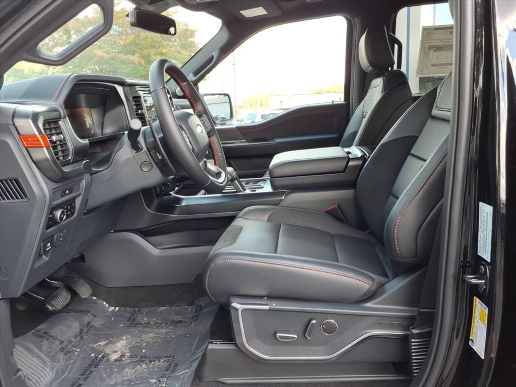 2025 Ford F-150 Raptor photo 9