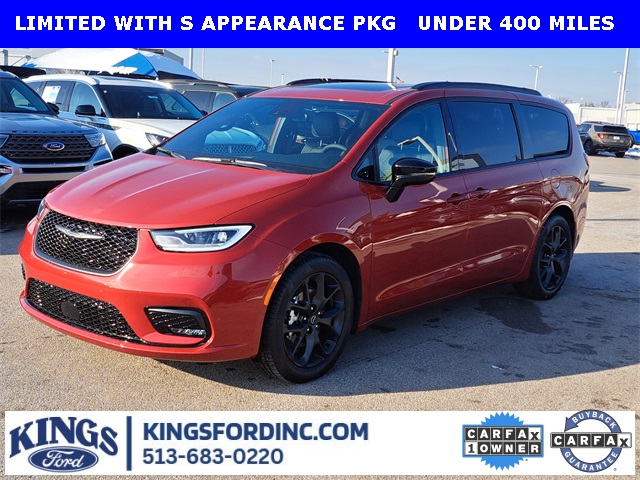 2026 Chrysler Pacifica Limited's photo