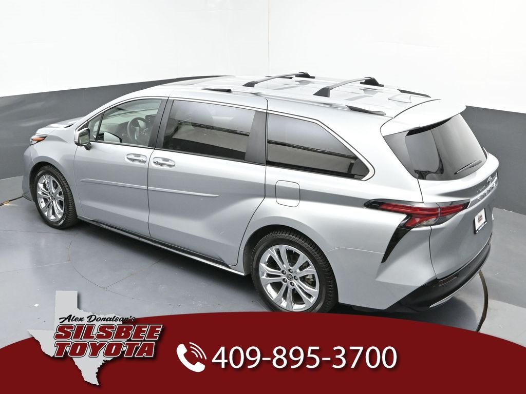 2022 Toyota Sienna Platinum photo 24