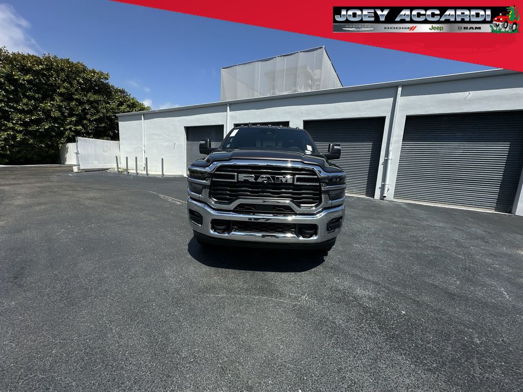 2025 Ram 2500 Tradesman photo 3