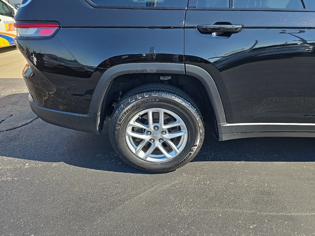 2021 Jeep Grand Cherokee Laredo photo 10