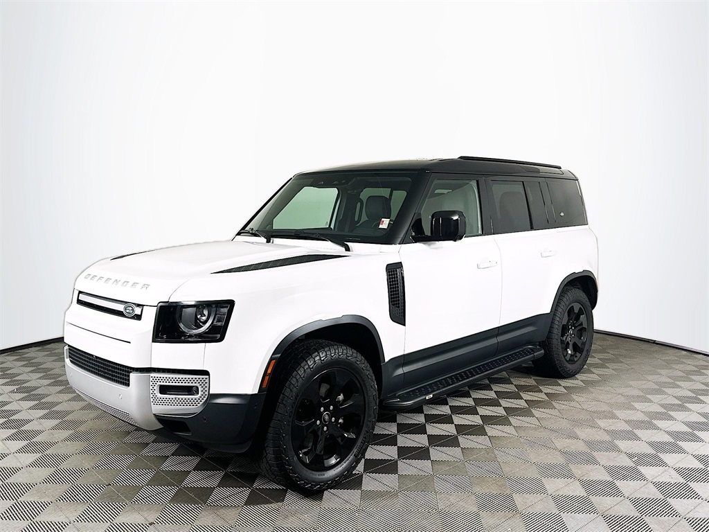 2024 Land Rover Defender S's photo