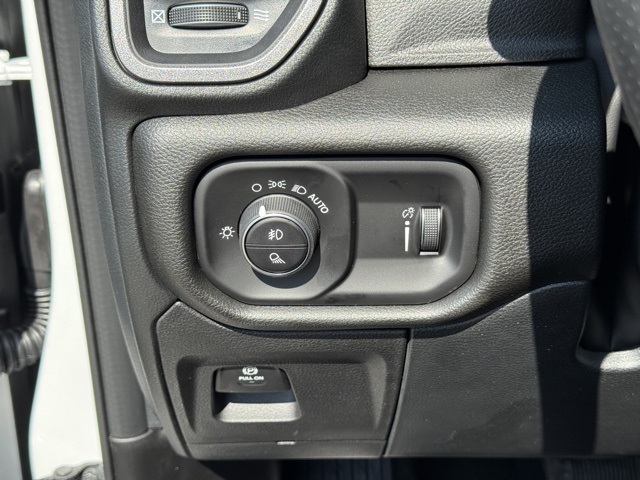 2025 Ram 1500 Tradesman photo 18