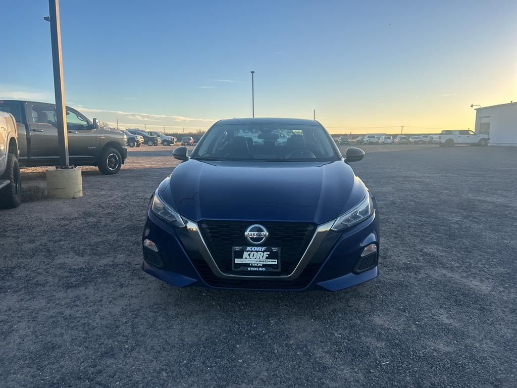 2022 Nissan Altima 2.5 SR photo 2