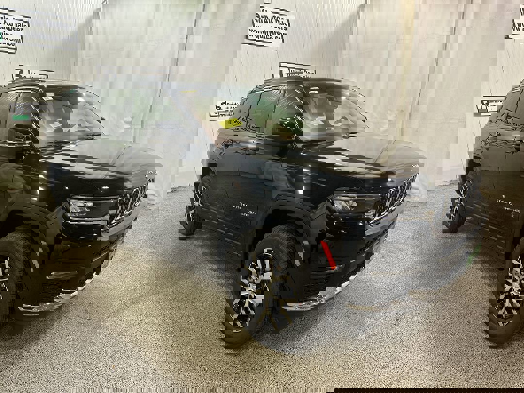 2025 Jeep Grand Cherokee L Limited's photo