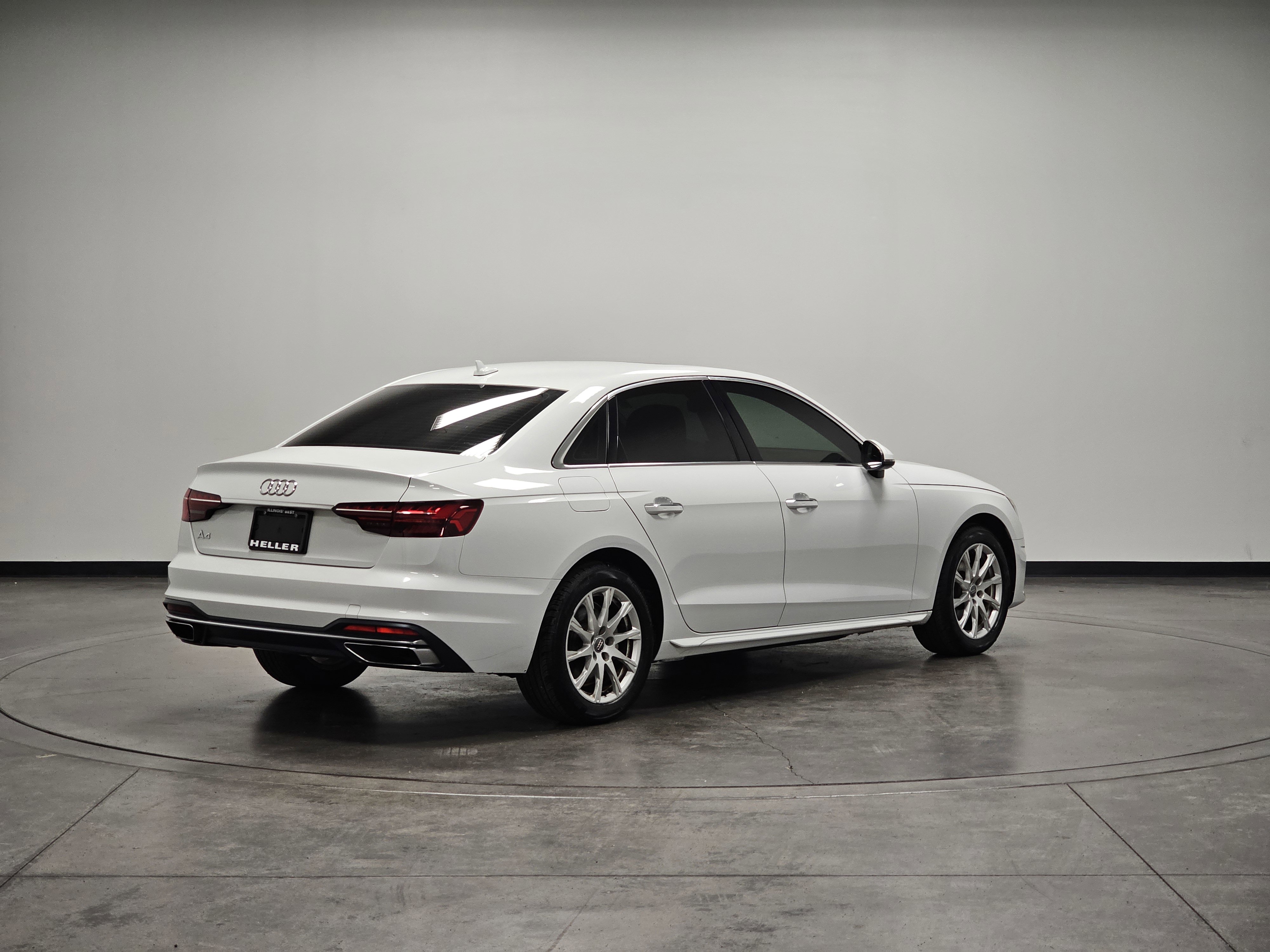 2020 Audi A4 40 Premium photo 6