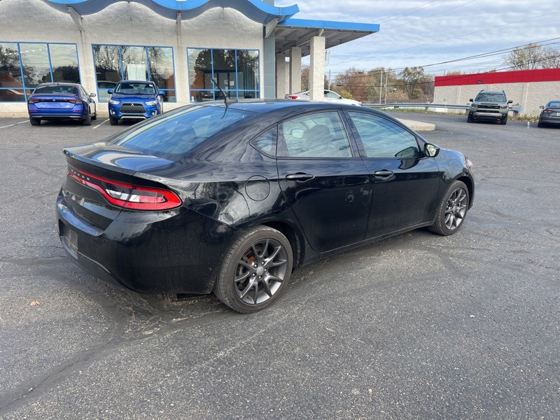 2016 Dodge Dart SE photo 3
