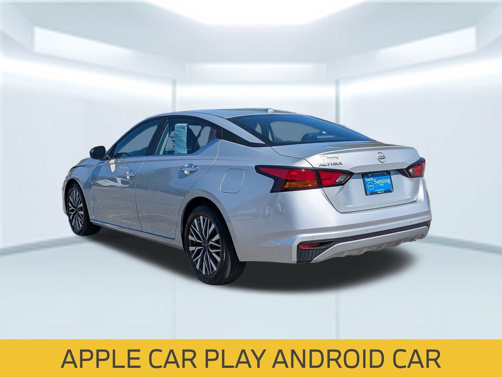 2025 Nissan Altima SV 2.5 photo 3