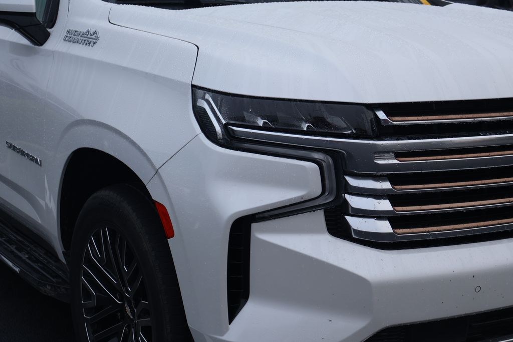 2021 Chevrolet Suburban High Country photo 4