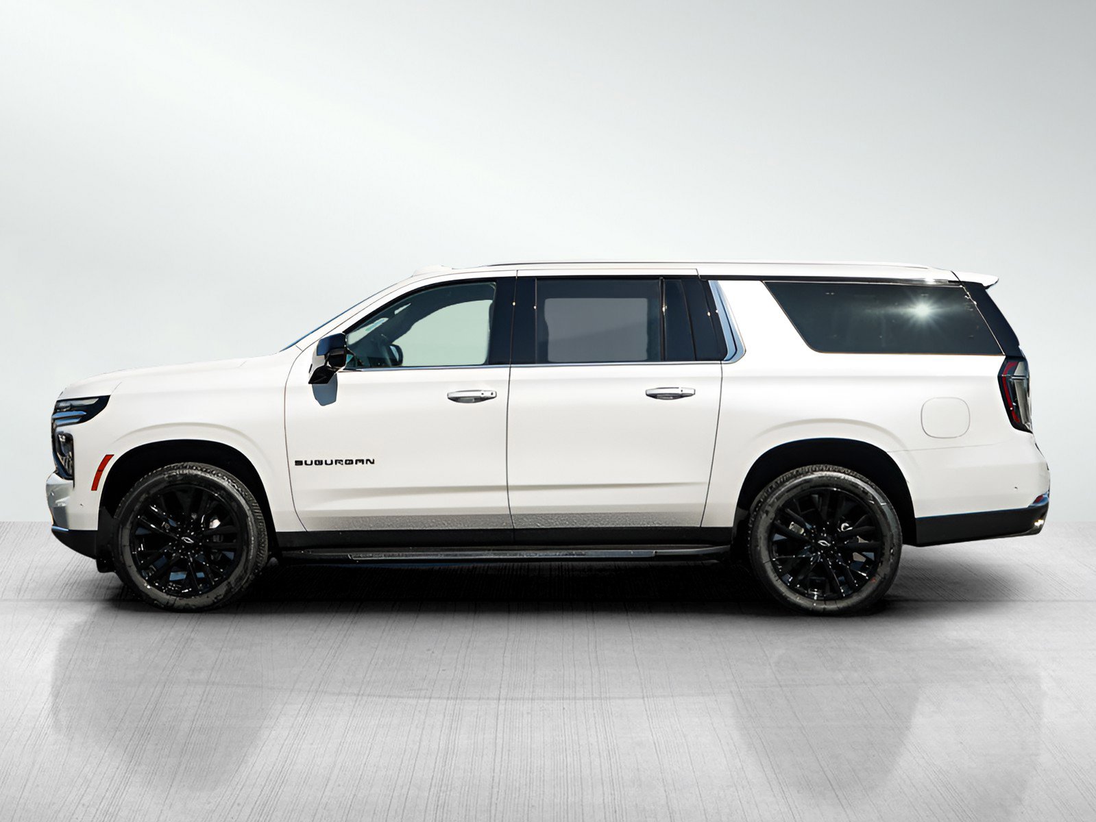 2025 Chevrolet Suburban Premier photo 3